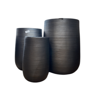 MACETA NEGRA CON TEXTURA