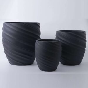 Maceta negra con ondas