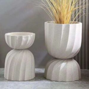 Maceta blanca decorativa